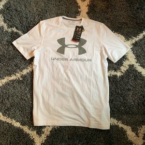 Under Armor t-shirt